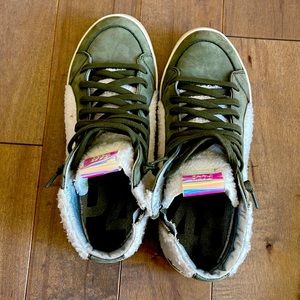 P448 Sherpa high top size 40